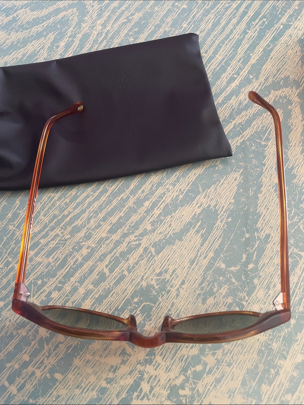 GANT Round Frame Tortoise Shell Style Sunglasses - Picture 2 of 8